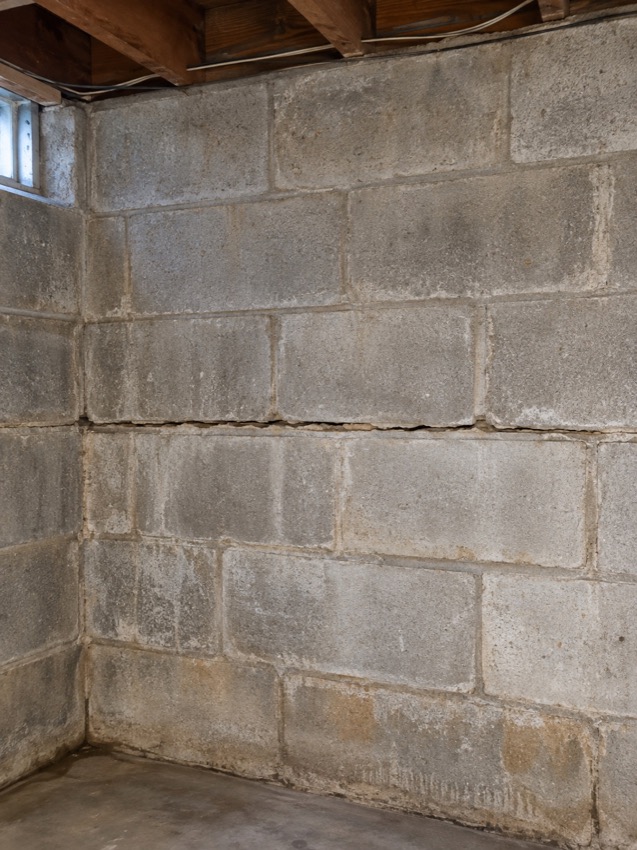 Horizontal crack in a concrete block foundation wall